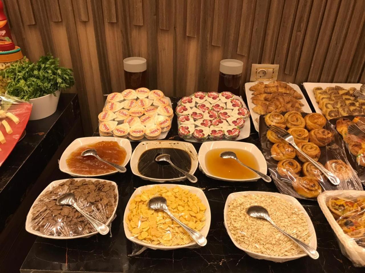 El Mesaadya Hotel Kaherah Luaran gambar